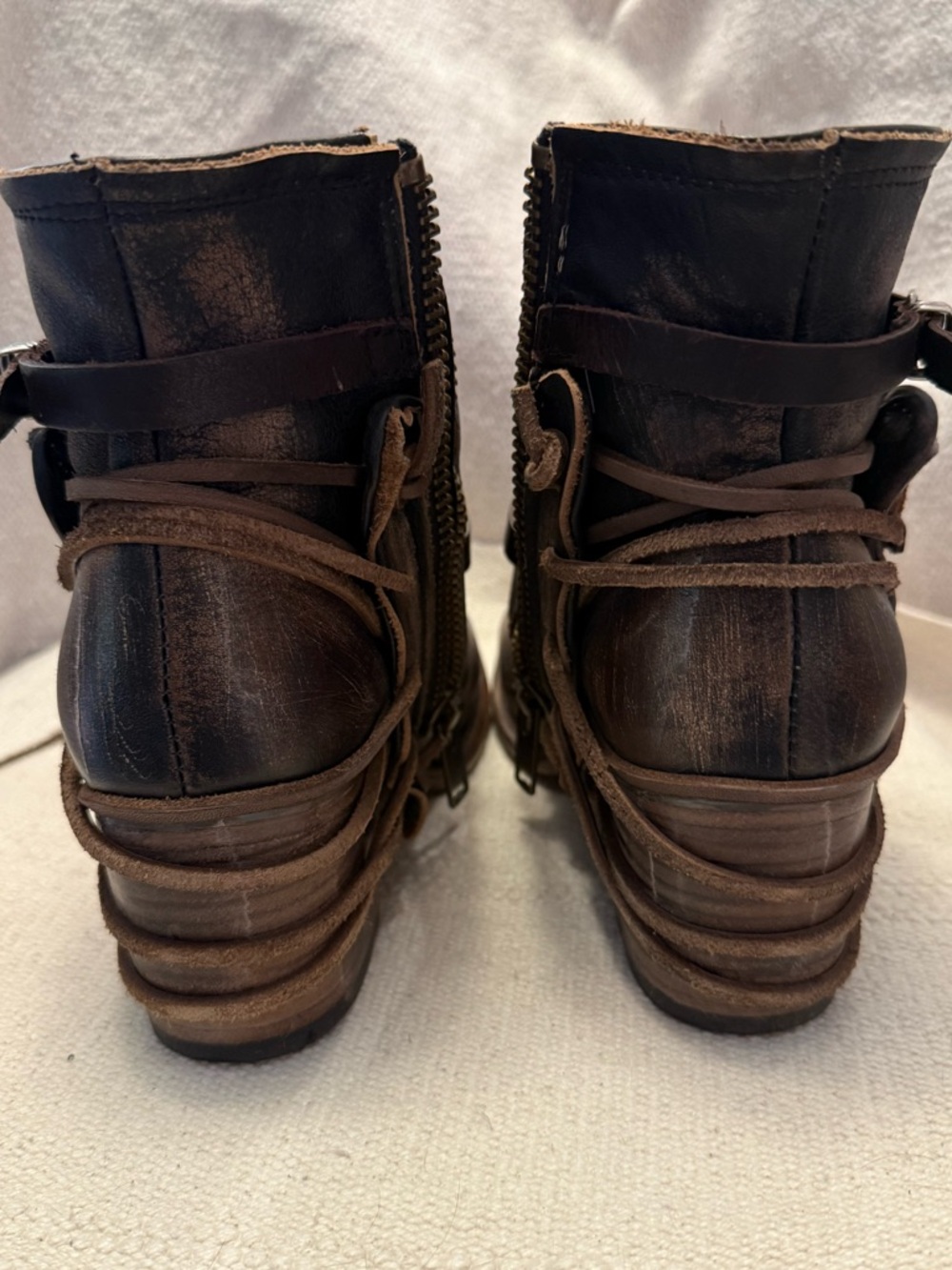 Freebird Crue Brown Leather Ankle Boots with Buckle Straps size 10 - Picture 4 of 10